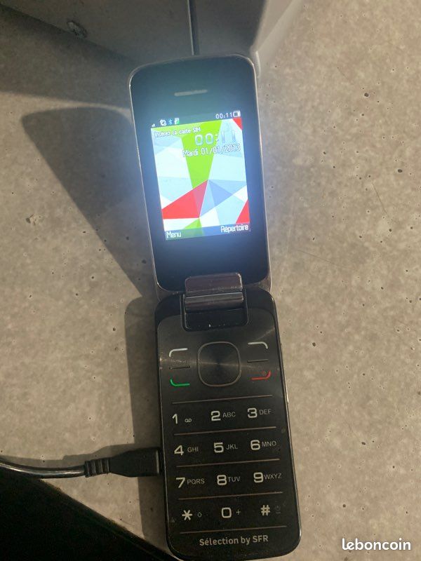 Téléphone portable noir - 1