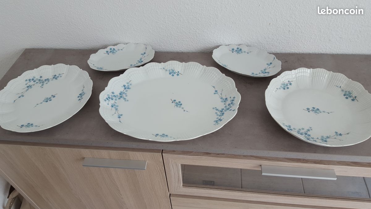 Lot de vaisselle porcelaine fine de Limoges - 1