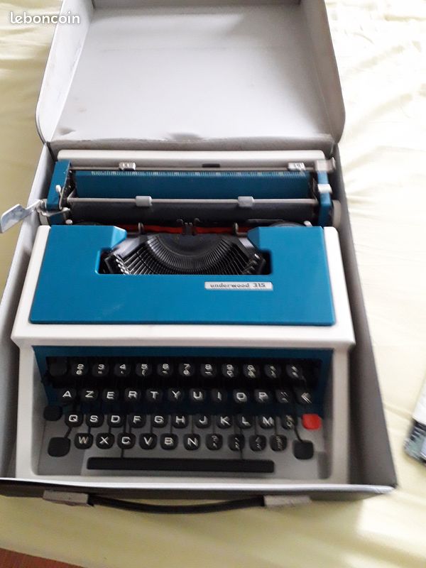 Machine à écrire ancienne - 1