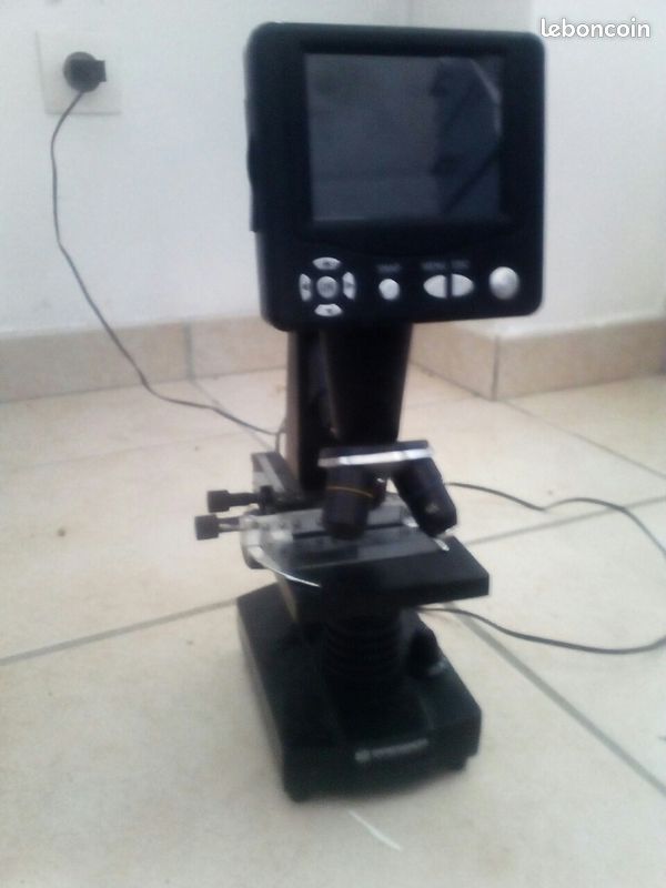 BRESSER Microscope LCD (digital) - 1