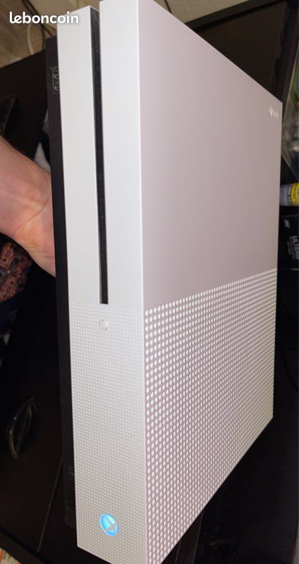 Bonjour je ends ma Xbox one S - 1