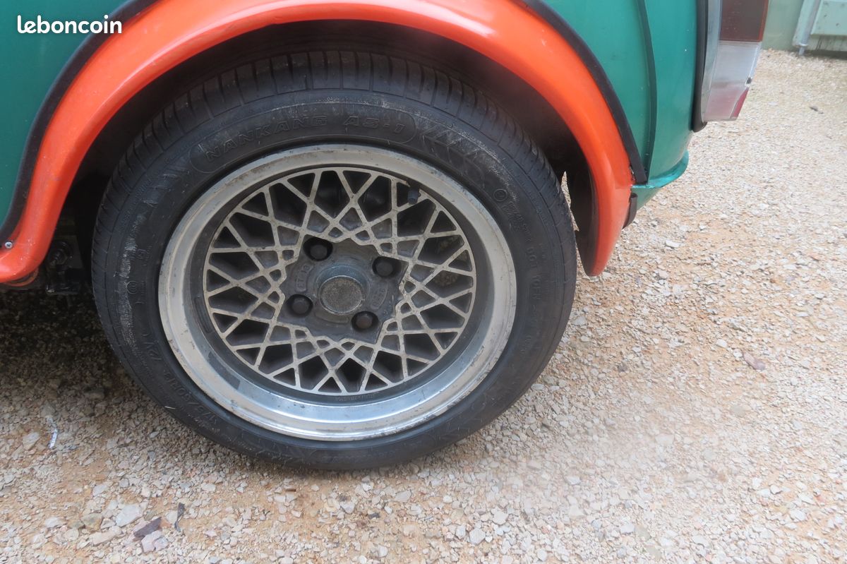 Roues 13 pouces Austin Mini avec pneus neufs - 1