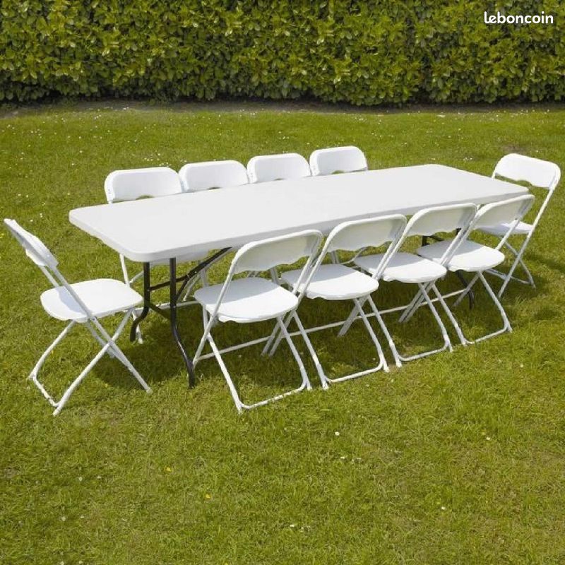Location tables pliantes et chaises pliantes en résine - 1