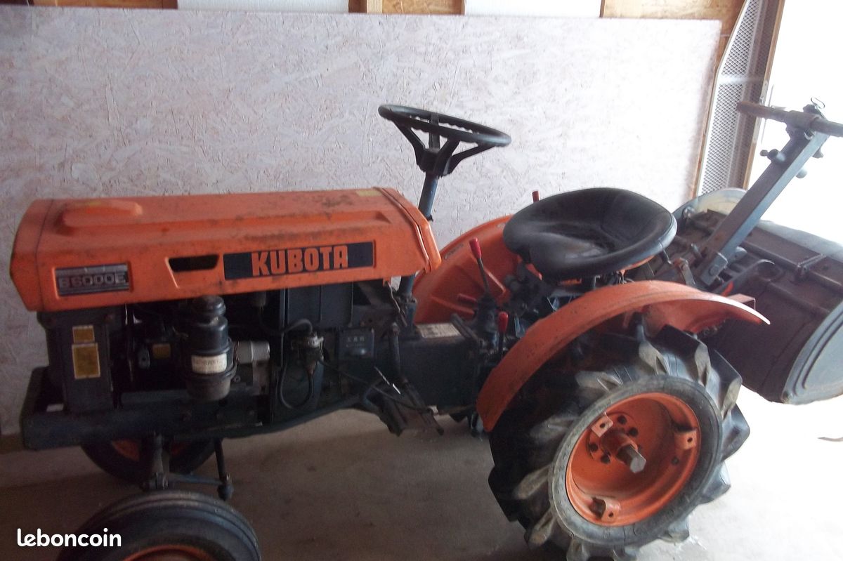 Micro tracteur KUBOTA B6000E + rotovator laboureur - 1