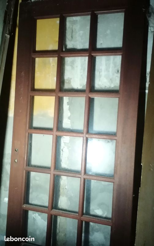 Porte intérieure en bois avec carreaux de verres - 1