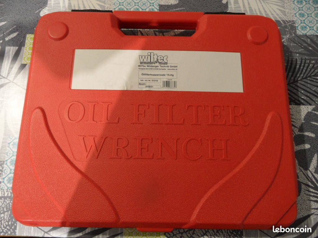 Coffret WILTEC de 14 cloches pour filtre à huile + adaptateur - 1