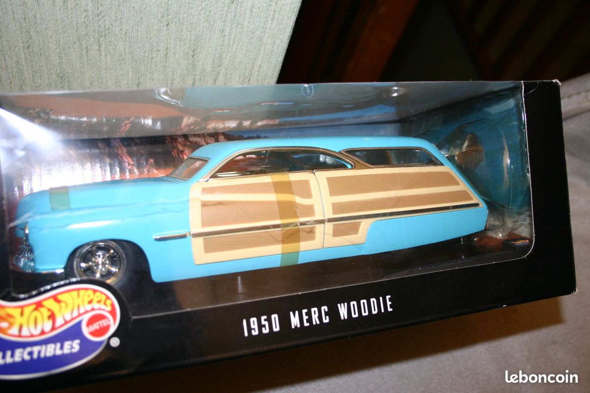 1 18 Mercury woodie 1950 avec surf. De chez Hotwheels. En boite d'origine - 1