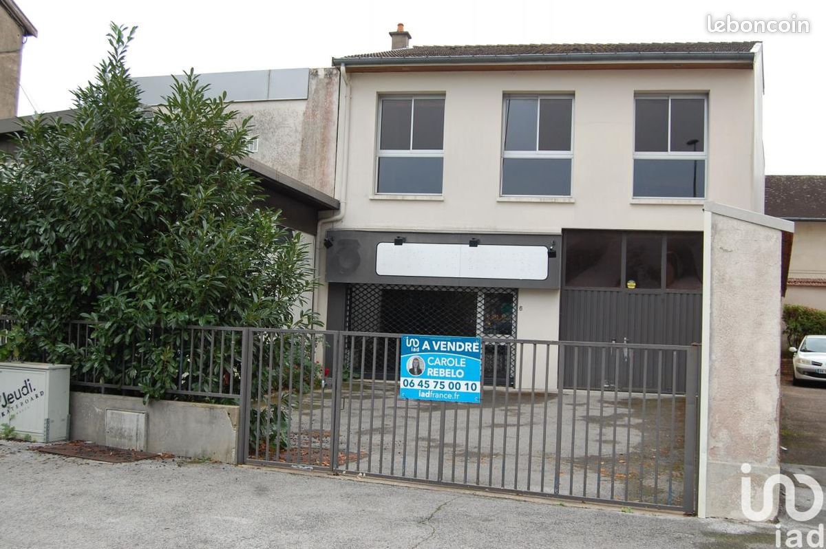 Local commercial 600 m² - 1