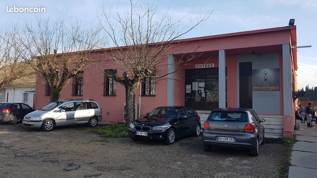 Local commercial 300 m² - 1