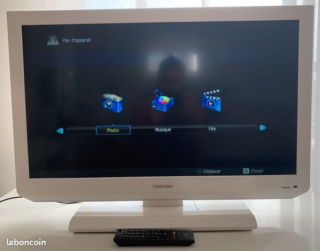 TV TOSHIBA BLANC 32HL834 - 81 cm (32") - LCD LED - USB - HDMI (x2) • VGA (x1) • Péritel (x1) • YUV - 1