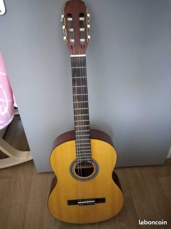 Guitare acoustique Ispana - 1