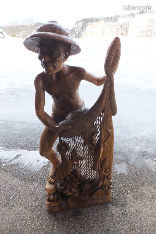 Statue de pecheur en bois - 1