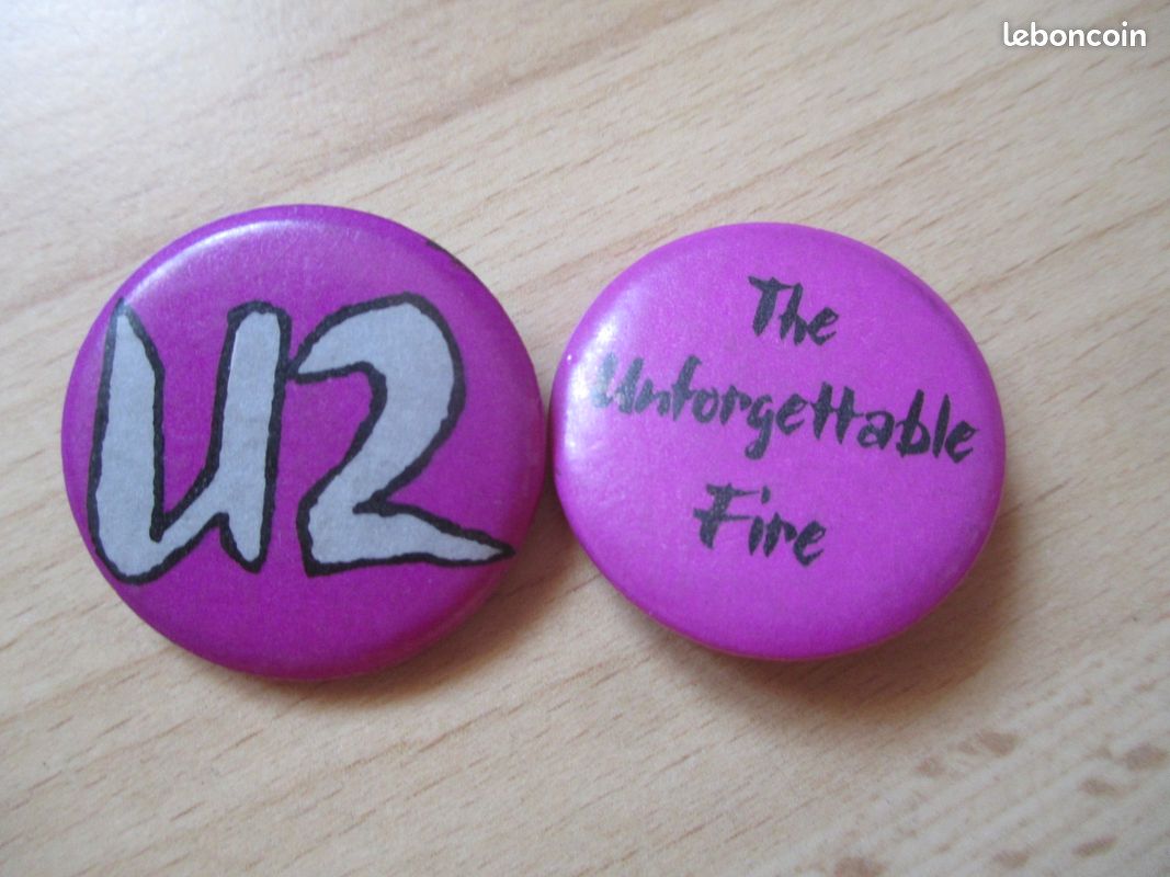 U2 The Unforgettable Fire 2x promo badges vintage 1985 - 1