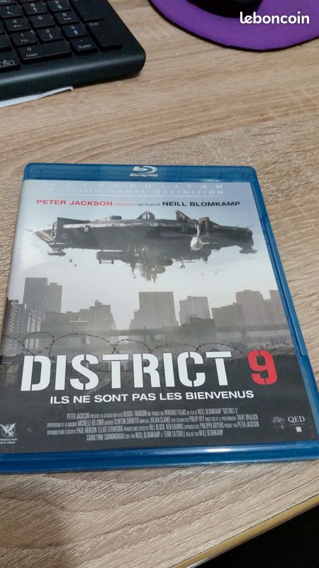 District 9 [Blu-ray] - 1