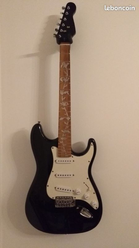 Guitare électrique type Stratocaster - 1