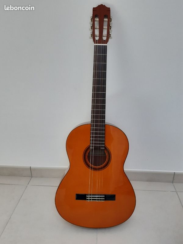 Guitare Yamaha - 1