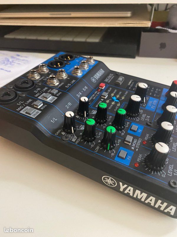 Table de mixage Yamaha mg06x - 1